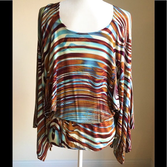 Incredible Alexis tunic top! - Picture 3 of 8